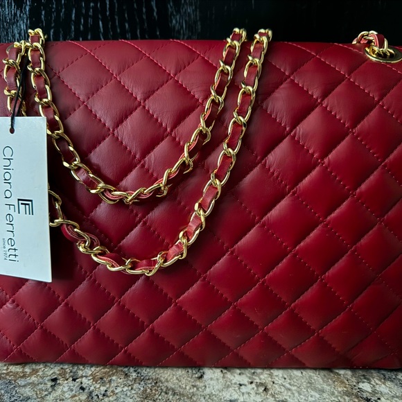 Chiara Ferretti Red Quilted Handbag - Picture 2 of 6